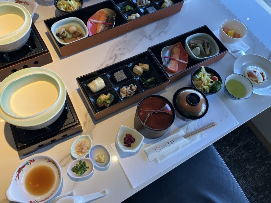 朝食
